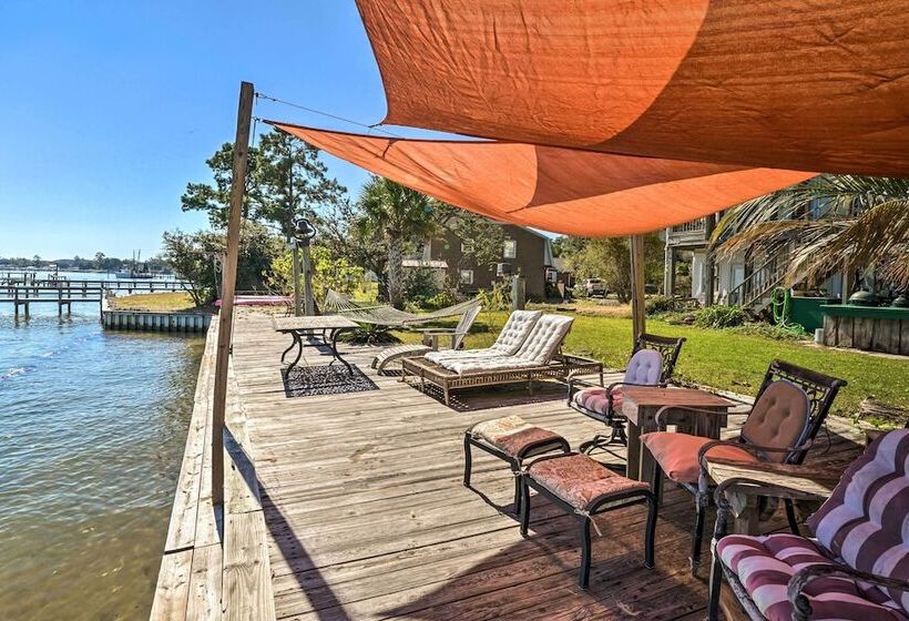Charming Waterfront Home: Fish, Boat + More!