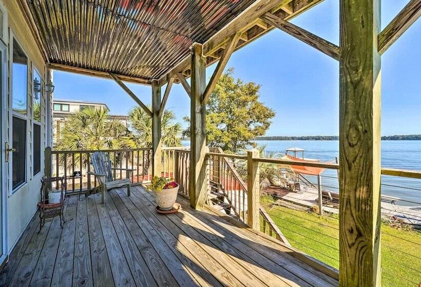 Charming Waterfront Home: Fish, Boat + More!