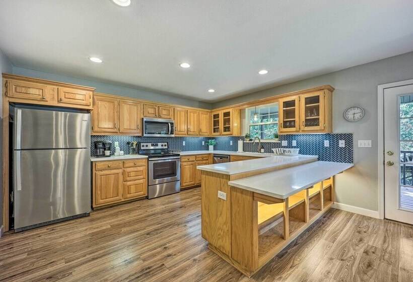 Chic Bella Vista Getaway: Bike The Back 40!