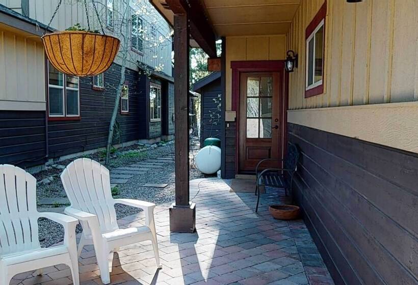 Chic House W/ Patio: 2 Blocks To Payette Lake!