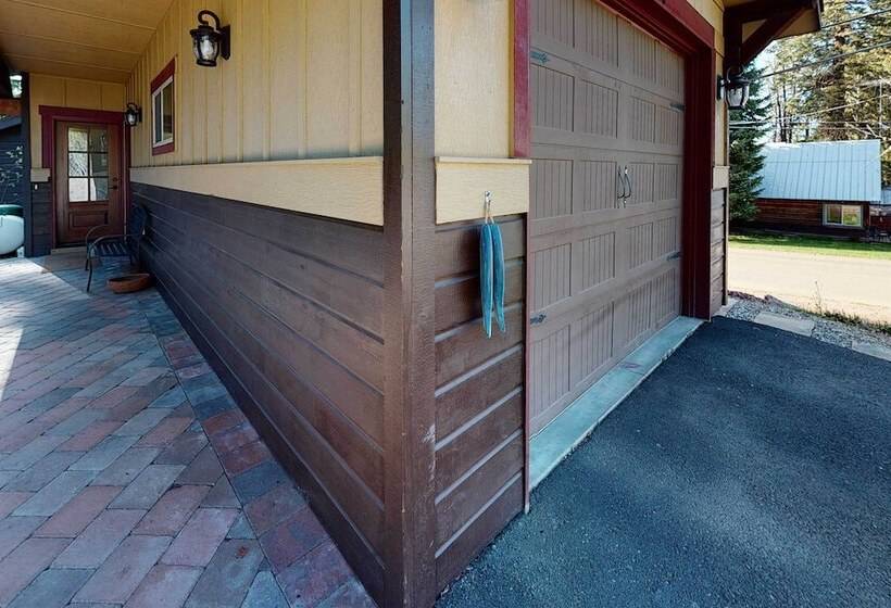 Chic House W/ Patio: 2 Blocks To Payette Lake!