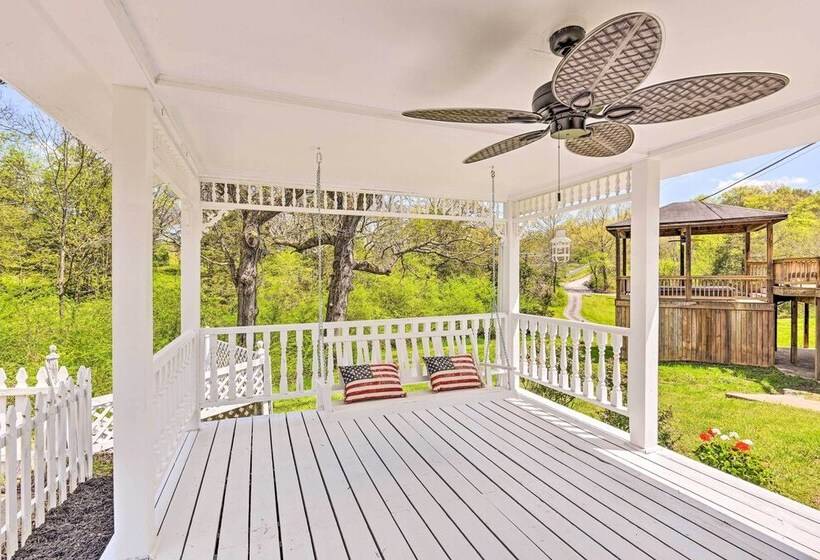 Chic Nashville Area Retreat W/ Private Pool!