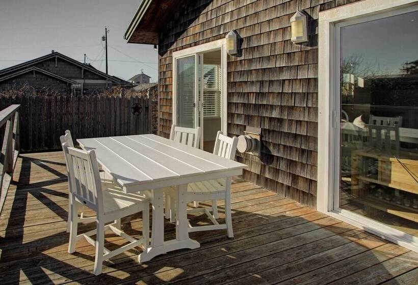 Chic  Summer House Cottage  Walk To Ocean!