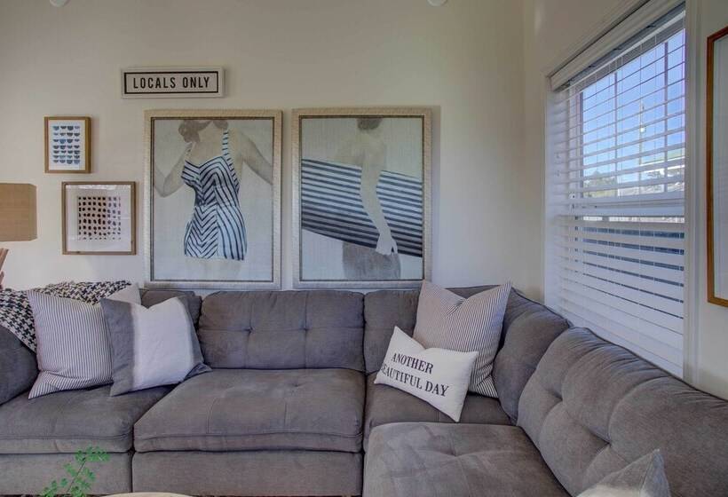 Chic  Summer House Cottage  Walk To Ocean!