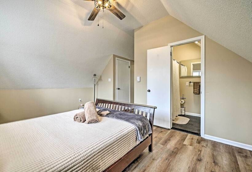 Golf, Ski + Fish: Cabin W/ Deck In Tobyhanna!