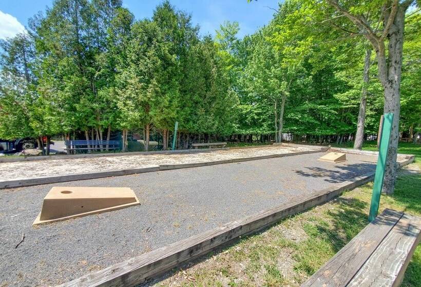Golf, Ski + Fish: Cabin W/ Deck In Tobyhanna!