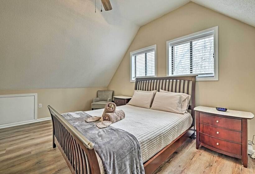 Golf, Ski + Fish: Cabin W/ Deck In Tobyhanna!