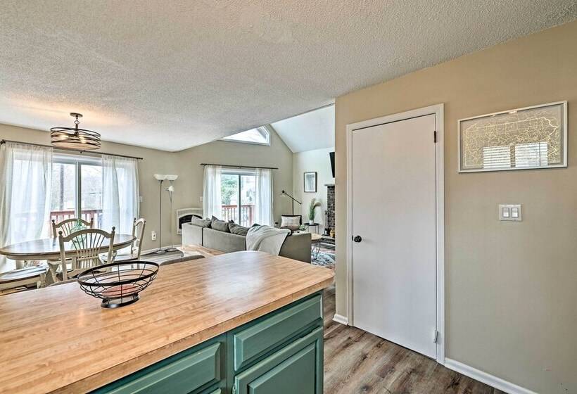 Golf, Ski + Fish: Cabin W/ Deck In Tobyhanna!