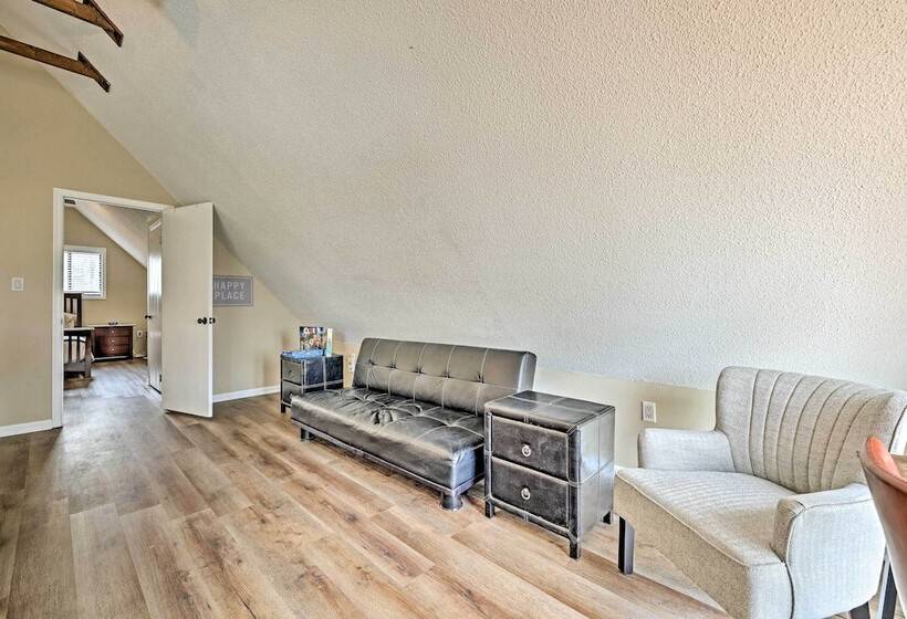 Golf, Ski + Fish: Cabin W/ Deck In Tobyhanna!