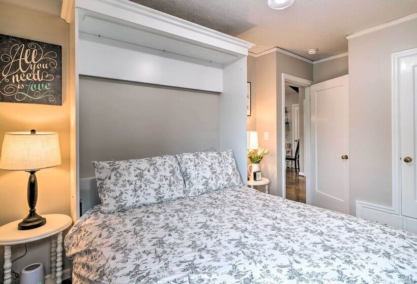 Chic Vancouver Cottage: 1 Mile To Main Street