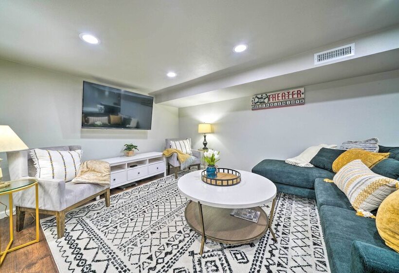 Chic Vancouver Cottage: 1 Mile To Main Street