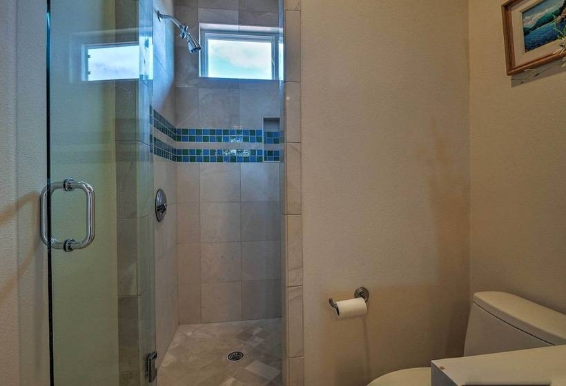 Chic Villa W/ Infinity Pool: 10 Mi To Downtown!