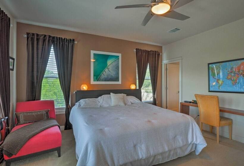 Chic Villa W/ Infinity Pool: 10 Mi To Downtown!