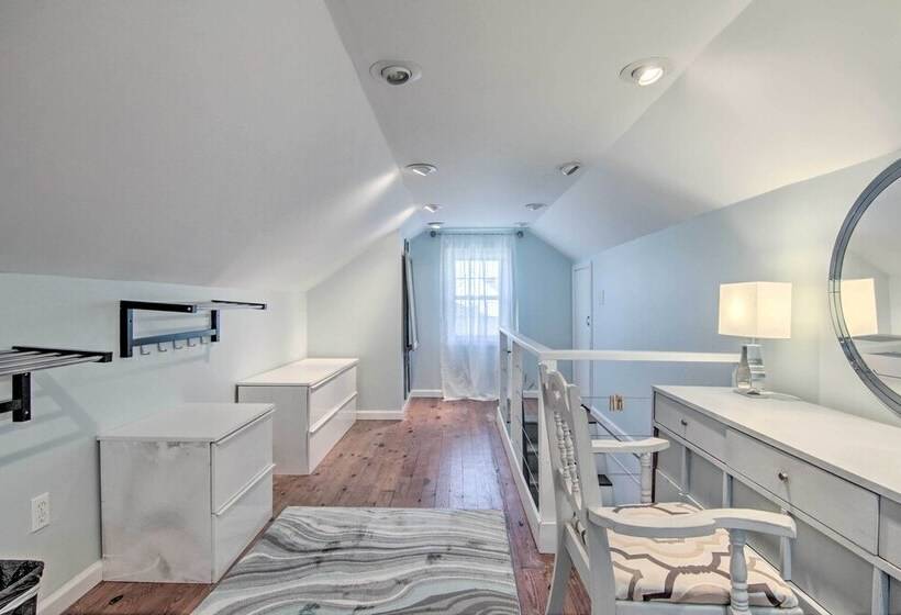 Chincoteague Island Cottage ~ 2 Mi To Beaches