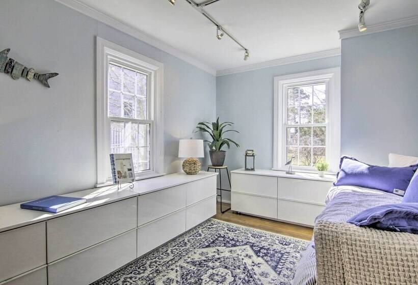 Chincoteague Island Cottage ~ 2 Mi To Beaches