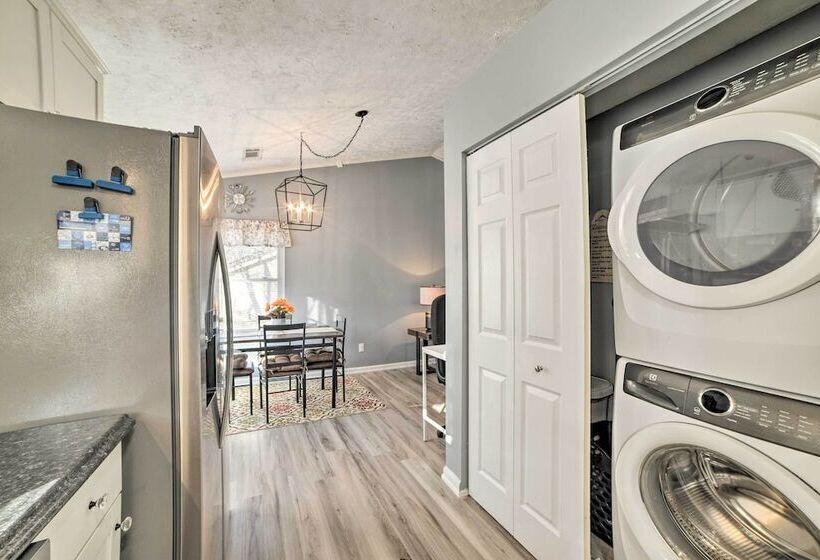 Clarksville Retreat: Half Mile To Fort Campell!