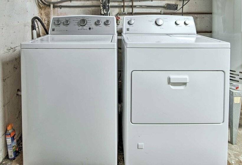 Coastal Cove  W/ Private Deck, 4 Mi To Beach