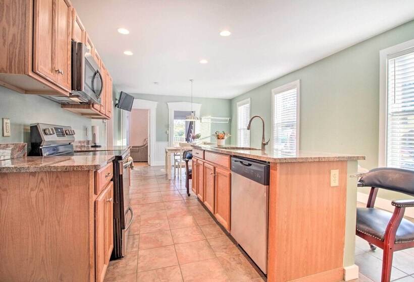 Comfy Ludlow Apartment ~ 3 Mi To Okemo Resort