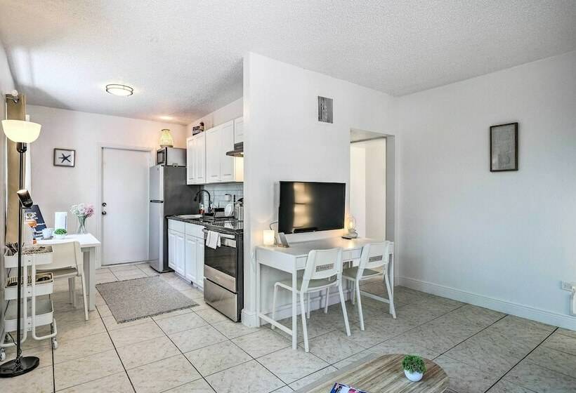 Convenient Miami Duplex Unit, 3 Mi To Marina!