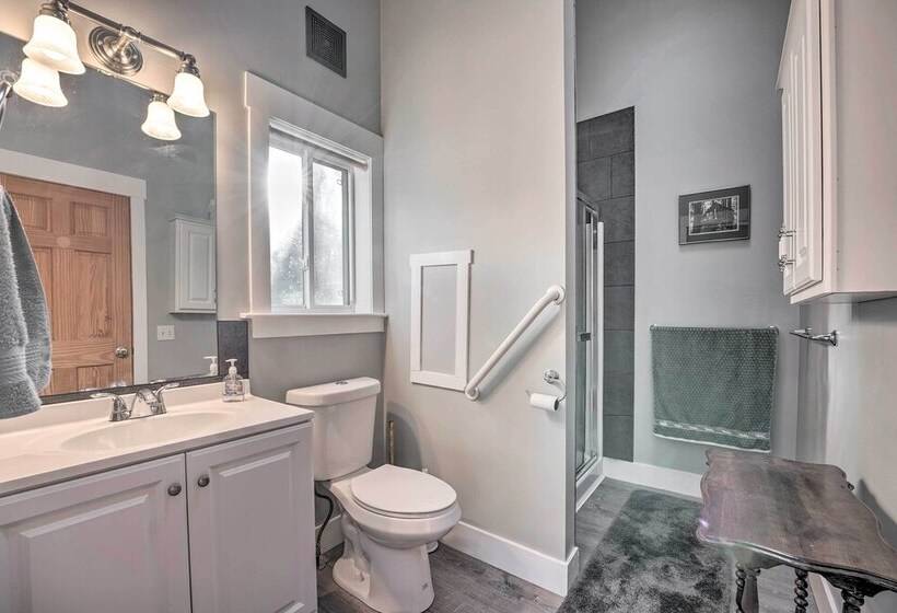 Cozy Anglers Hideaway ~ Half Mi To Lake Michigan!