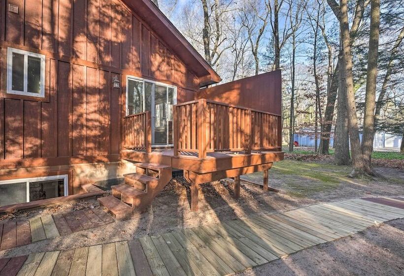 Cozy Anglers Hideaway ~ Half Mi To Lake Michigan!