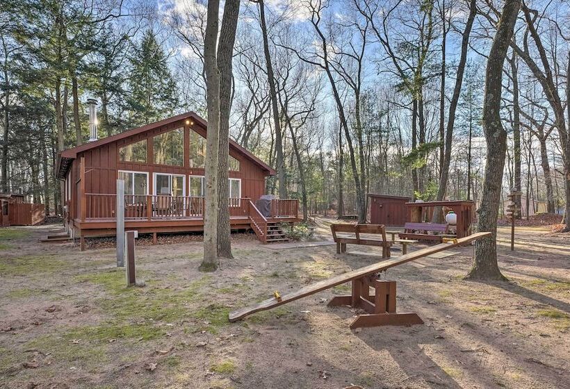 Cozy Anglers Hideaway ~ Half Mi To Lake Michigan!