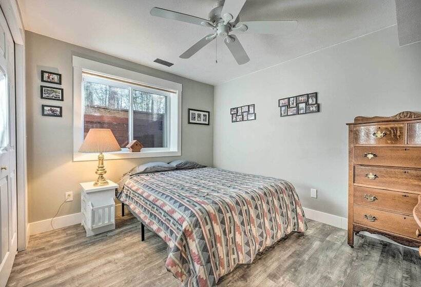 Cozy Anglers Hideaway ~ Half Mi To Lake Michigan!