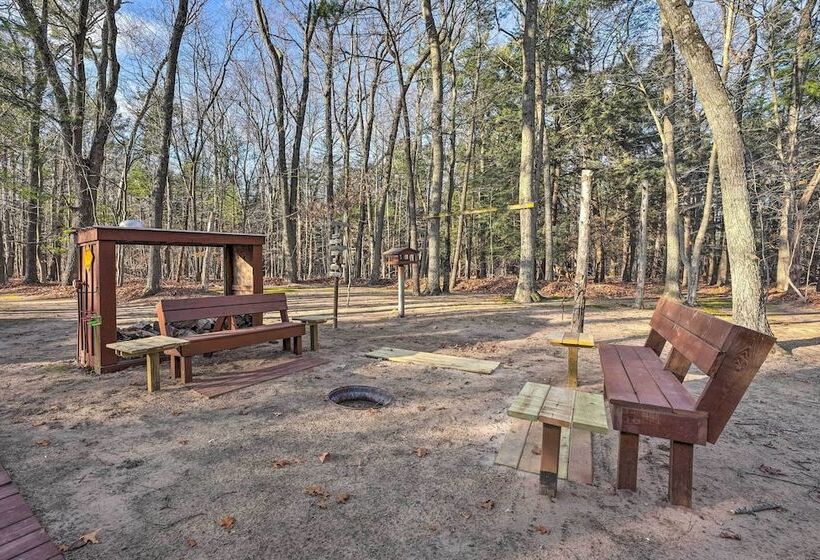 Cozy Anglers Hideaway ~ Half Mi To Lake Michigan!