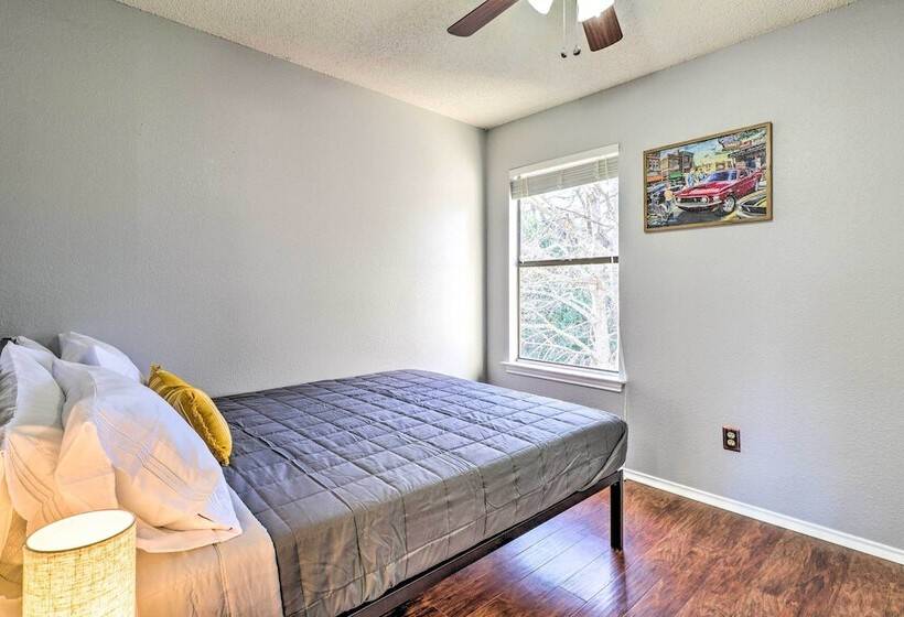 Austin Vacation Rental W/ Yard ~ 14 Mi To Downtown