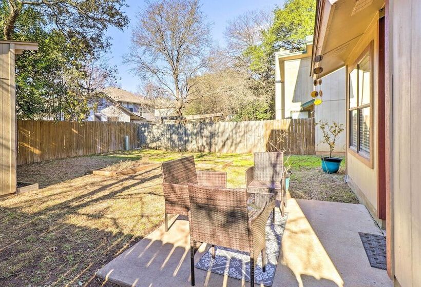 Austin Vacation Rental W/ Yard ~ 14 Mi To Downtown