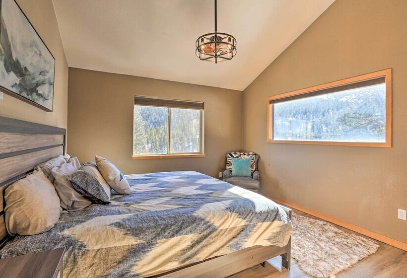 Cozy Bailey Cabin W/ Sweeping Mountain Views!