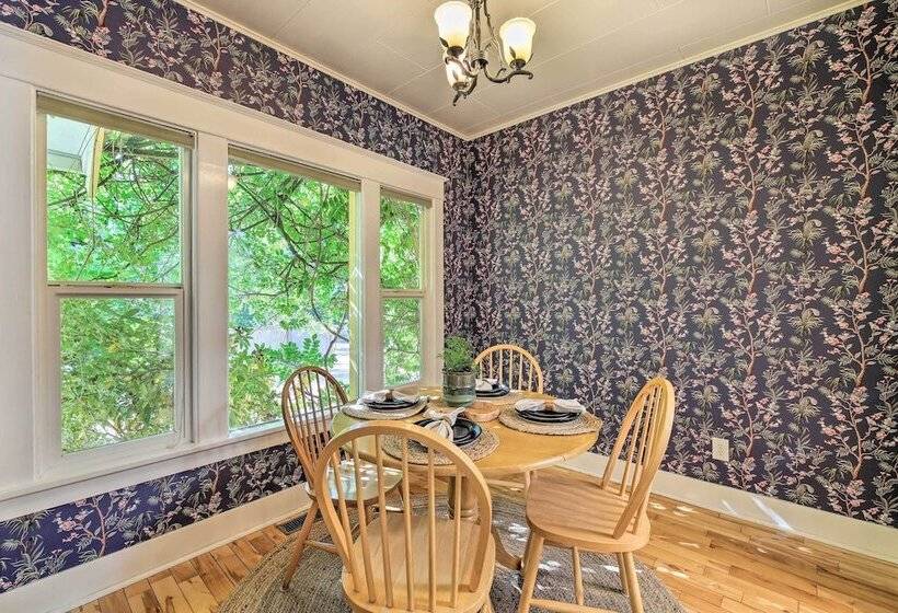 Cozy  Black Bear Retreat  By Mount Rainier!