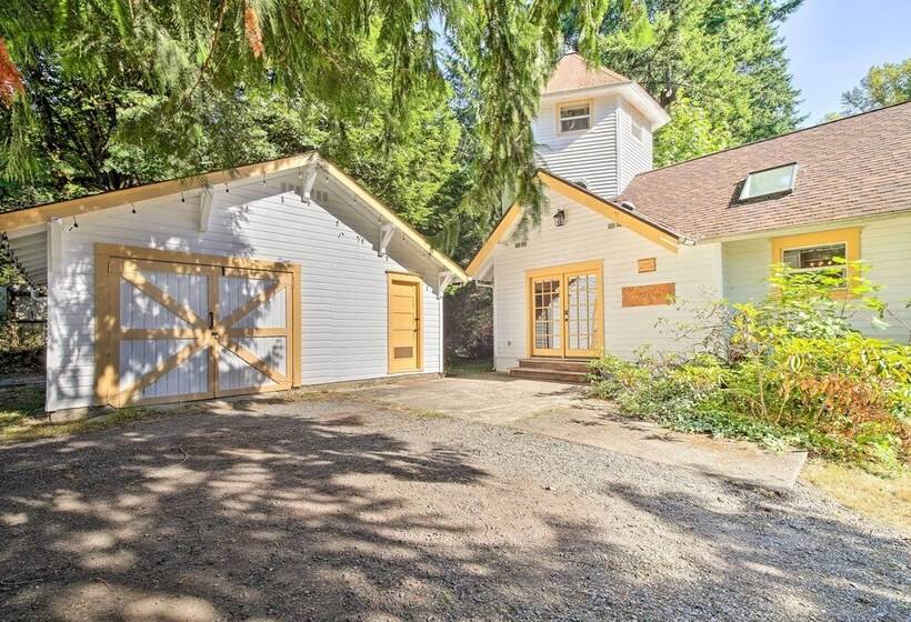 Cozy  Black Bear Retreat  By Mount Rainier!