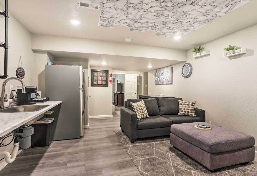 8 Mi To Barr Lake: Cozy Commerce City Home!