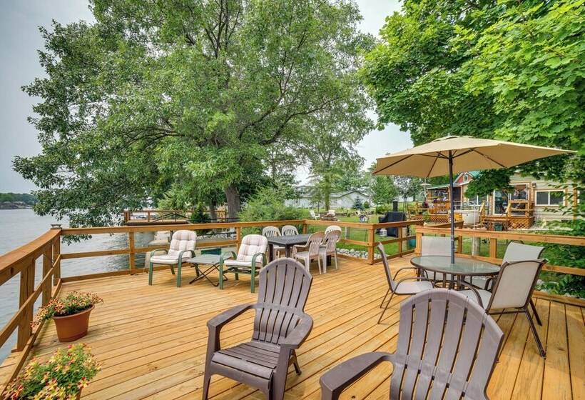 Lakefront Cottage W/ Deck Near Indiana Beach!
