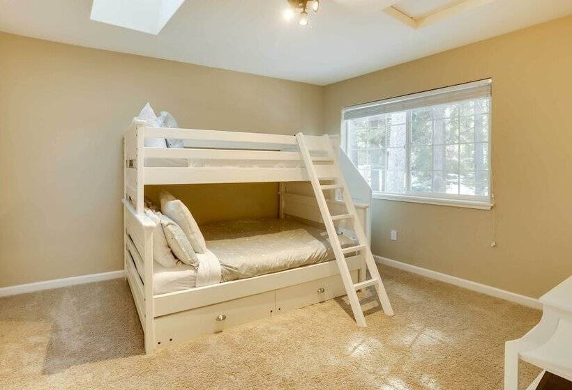 Cozy South Lake Tahoe Home ~ 6 Mi To Shore!