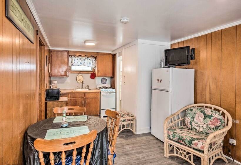 Cozy Hampton Cottage W/ Bbq   Walk To Ocean!