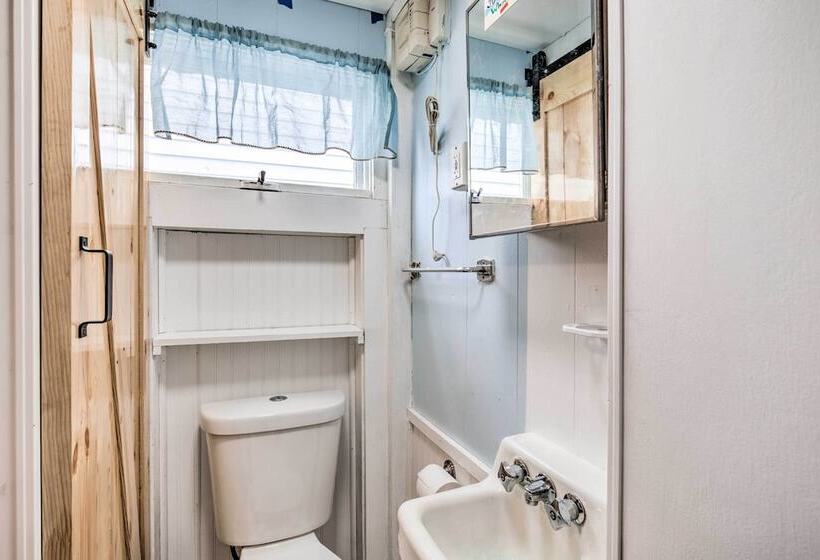 Cozy Hampton Cottage W/ Bbq   Walk To Ocean!