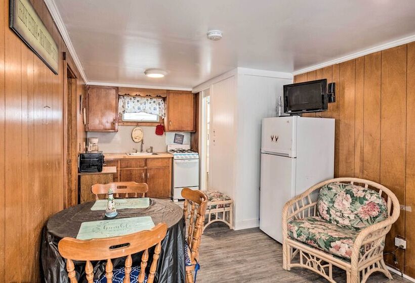 Cozy Hampton Cottage W/ Bbq Walk To Ocean!