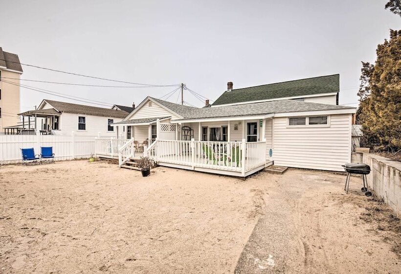 Cozy Hampton Cottage W/ Bbq   Walk To Ocean!