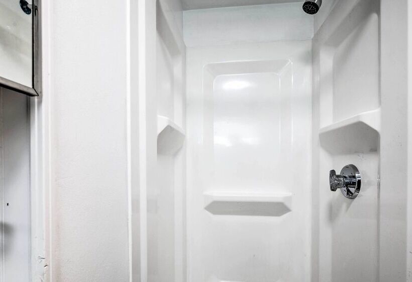 Cozy Hampton Cottage W/ Bbq   Walk To Ocean!