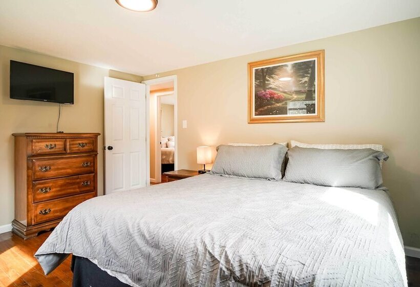 Sevierville Home W/ Hot Tub ~ 4 Mi To Dollywood!