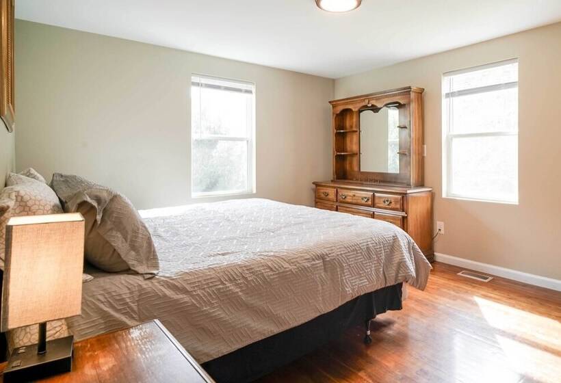 Sevierville Home W/ Hot Tub ~ 4 Mi To Dollywood!