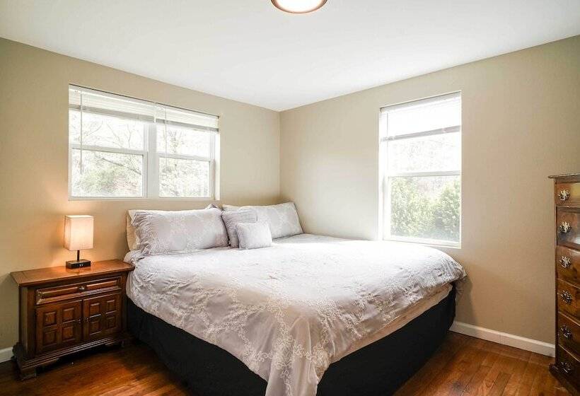 Sevierville Home W/ Hot Tub ~ 4 Mi To Dollywood!