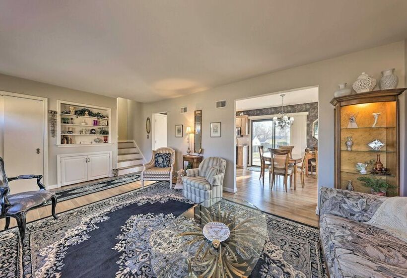 Cozy Kansas City Home W/ Yard   9 Mi To Dtwn!