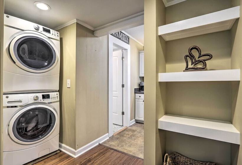 Cozy Pittsboro Escape   Hike, Dine, Explore!