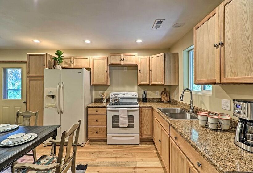 Cozy & Secluded Cabin   4 Mi To Glacier Nat L Park