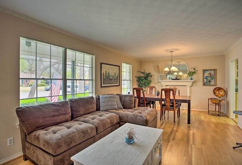 8 Mi To Lake Ray Hubbard: Creekside Garland Home