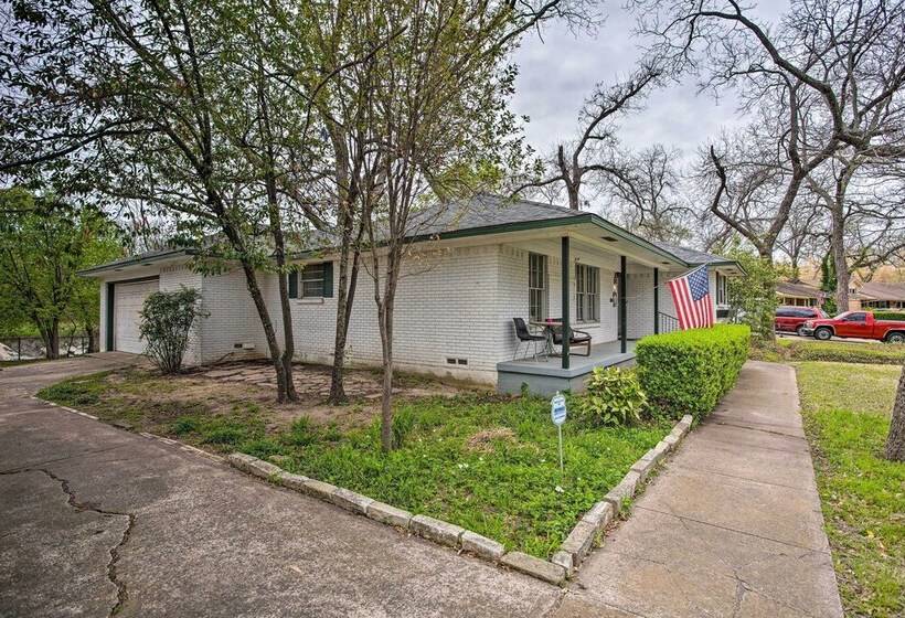8 Mi To Lake Ray Hubbard: Creekside Garland Home