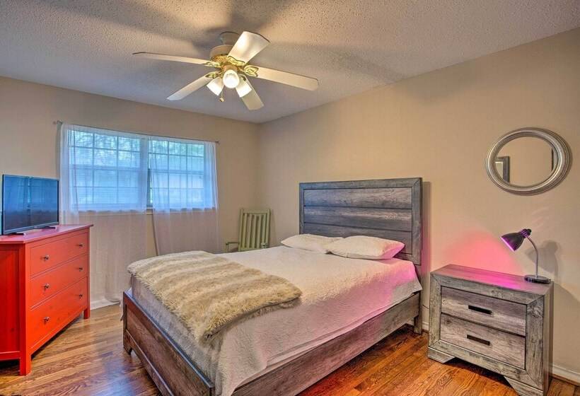 8 Mi To Lake Ray Hubbard: Creekside Garland Home